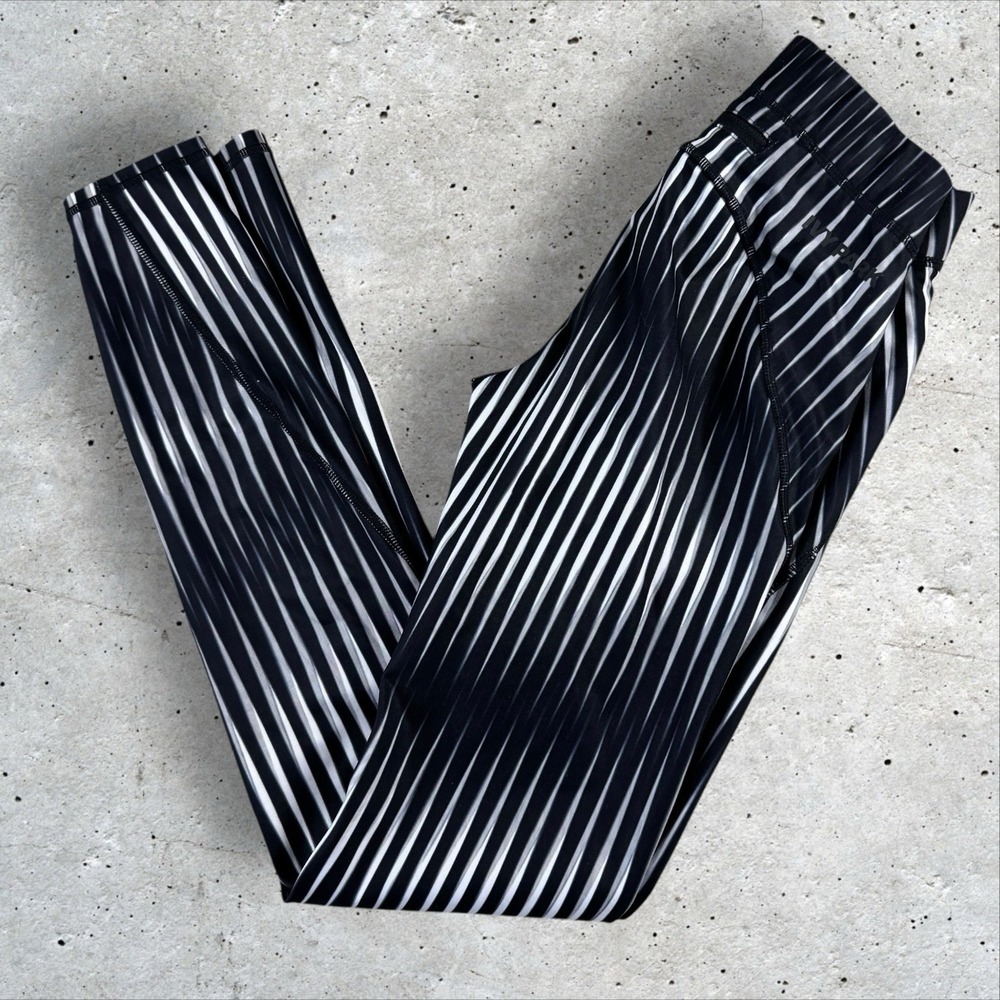 IVY‎ PARK Kaleidoscope Full Length Workout Leggings Black White Beyoncé Sz XS